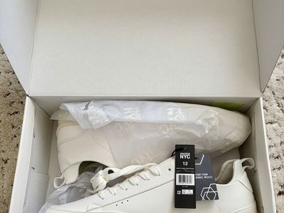 Men’s Casual Sneakers Size 12