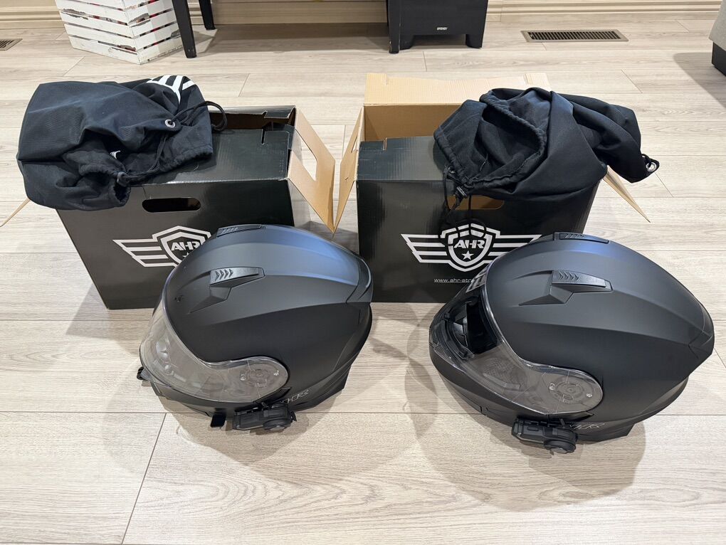 Set AHR Full Face Helmets & Communicators