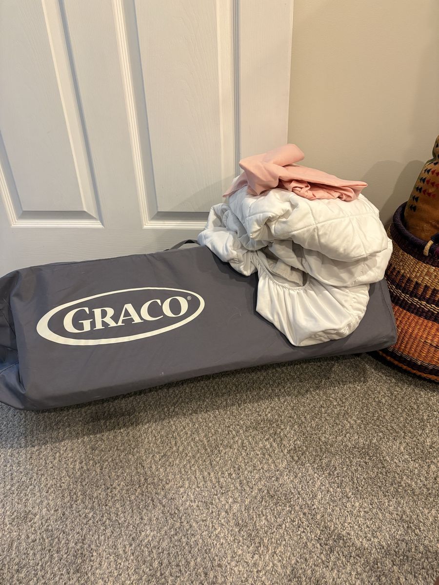 Graco Pack and Play - FREE PICKUP