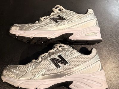 New Balance 740 Sneakers Womens 9/Mens 7.5