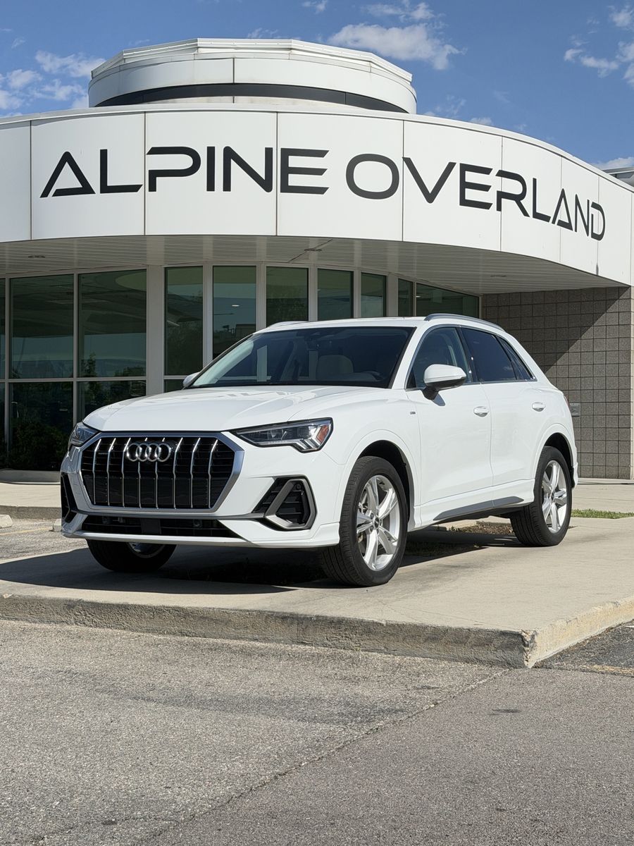 2022 Audi Q3 quattro S line Prem Plus 45 TFSI