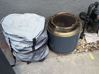 Solo Stove Bonfire Bundle | Lid, Spark Screen & Carry Bag | Excellent Condition