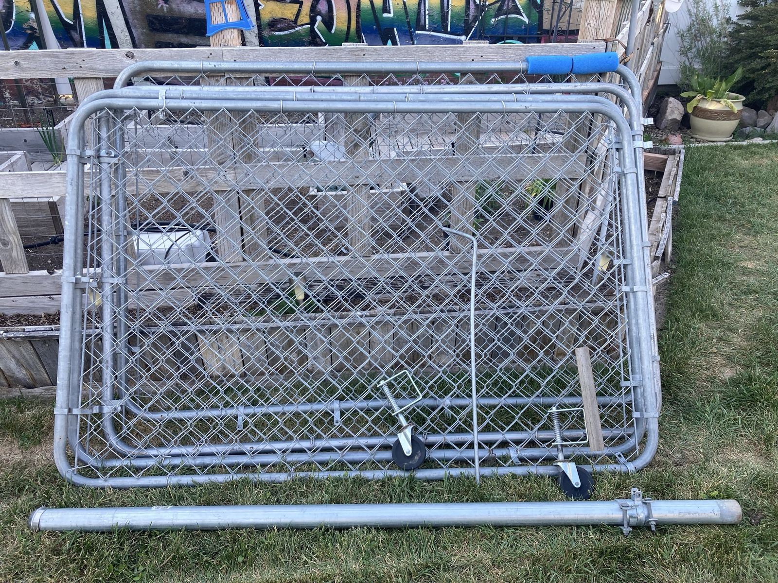 4 Chain Link Fence/Gate Panels - 4ft x 6ft with Wheels & Drop Rod