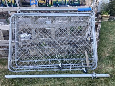 4 Chain Link Fence/Gate Panels - 4ft x 6ft with Wheels & Drop Rod