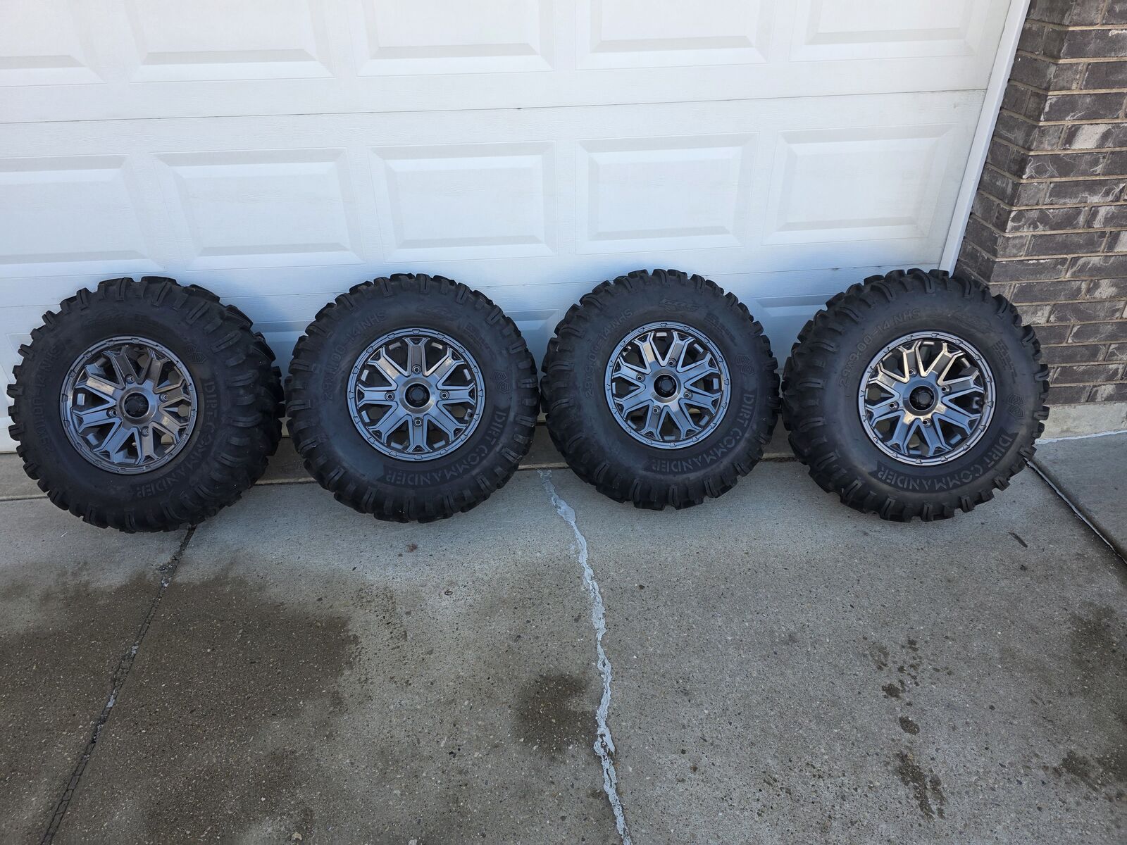 Side by Side Dirt Commander Tires