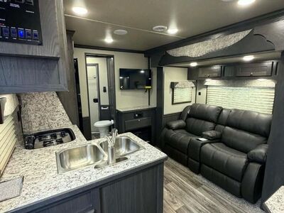 New 2026 Merhow 4 Horse Stampede LQ Rear Side Load Package