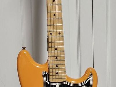 Fender Duosonic guitar
