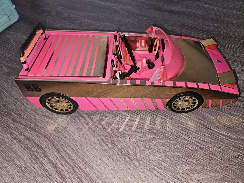 Main image 5