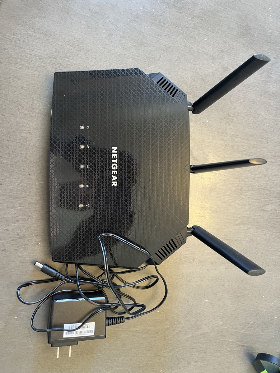 NETGEAR RAX36-100PAR Nighthawk AX3000 WiFi 6 Router - 3 Gbps Wireless Speed, 2000 sq. ft. Coverage