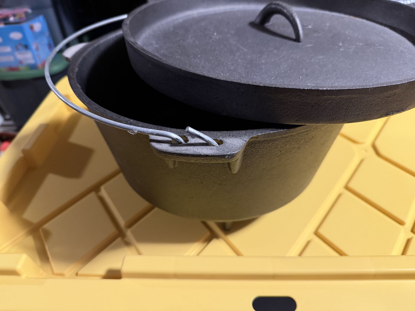 Cast Iron Dutch oven