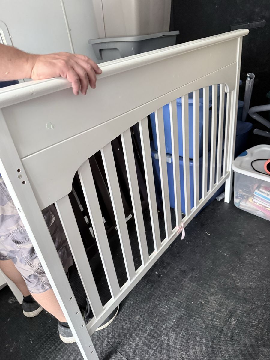 Graco Lauren Convertible Crib - White, 4-in-1 Design, Good Condition