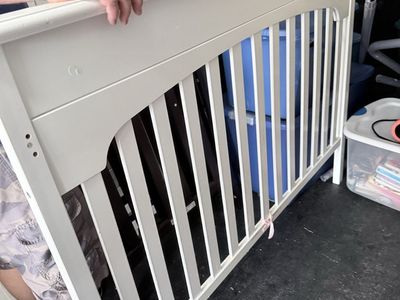 Graco Lauren Convertible Crib - White, 4-in-1 Design, Good Condition