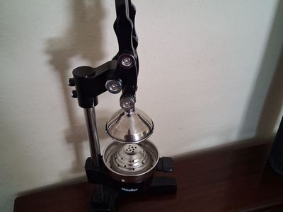 Mueller Lever Pull Manual Juicer
