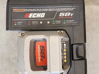 ECHO 58v Quick Charge Station with 4 Ah Battery