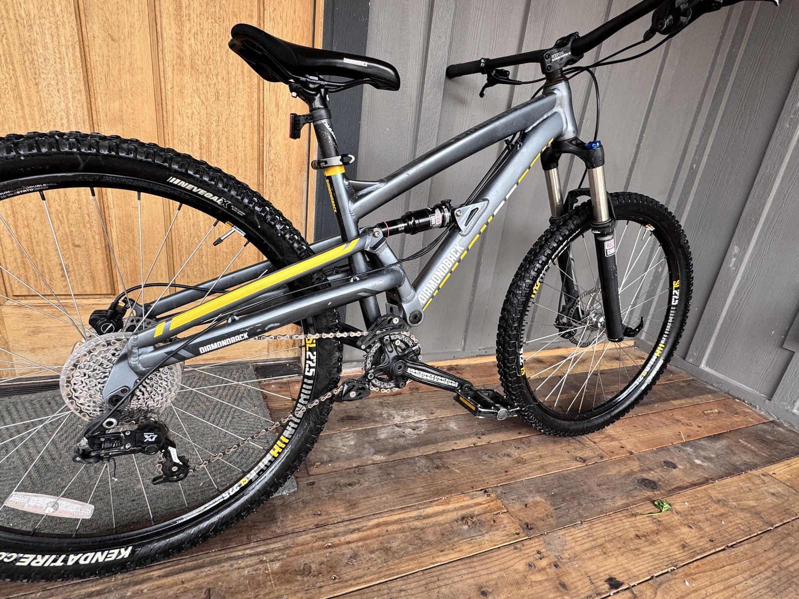 Diamondback Atroz Comp Mountain Bike Size S 27.5