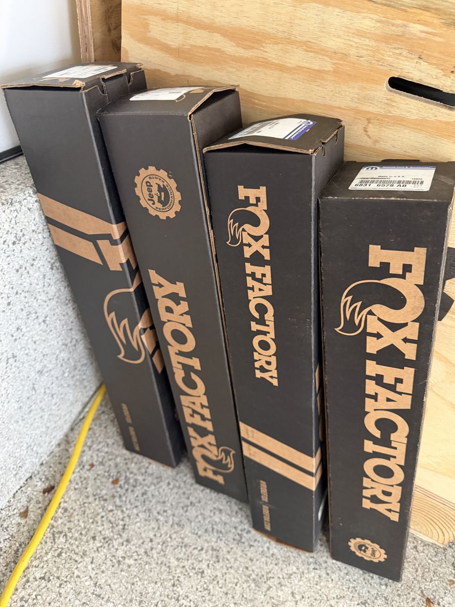 New Fox 2.5 Shocks for Jeep Gladiator