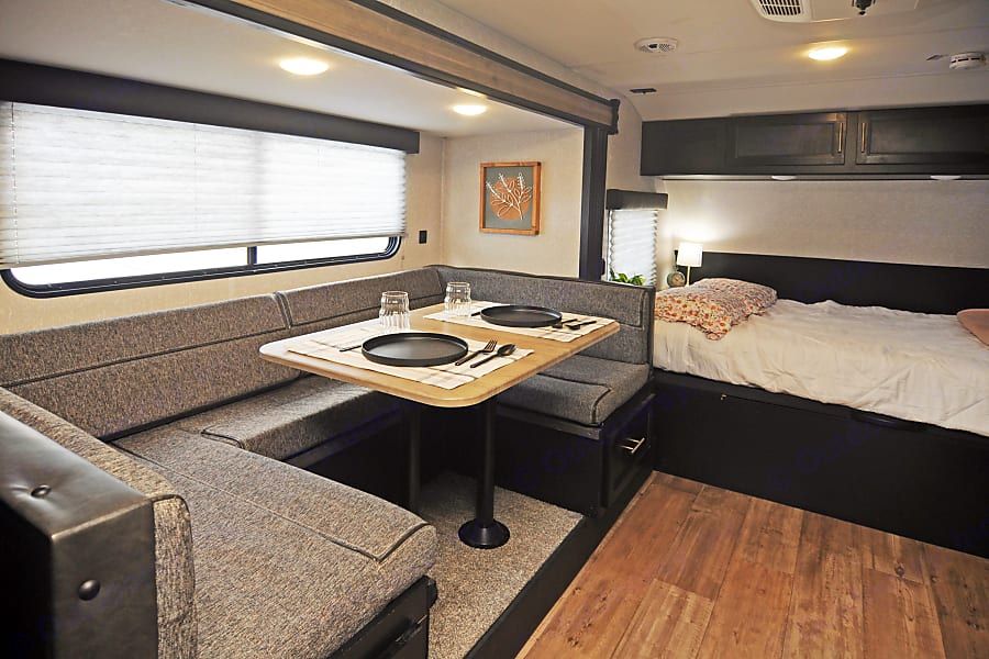 For Rent - Family Friendly Cherokee Wolf Pup - Sleeps up to 5