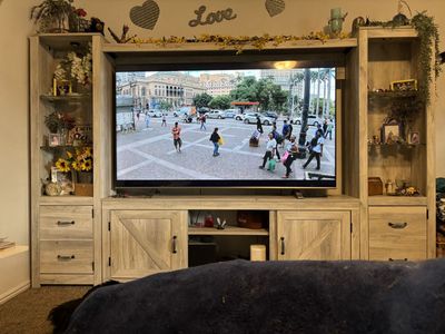 Entertainment center