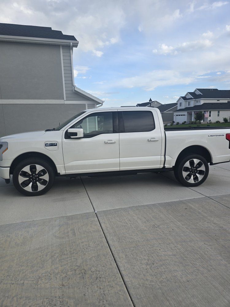 2024 Ford F-150 Lightning Platinum