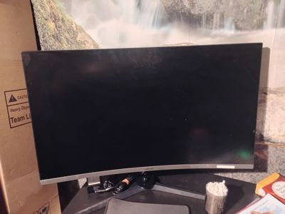 Asking 100 dollars located near 4000 west 9000 south