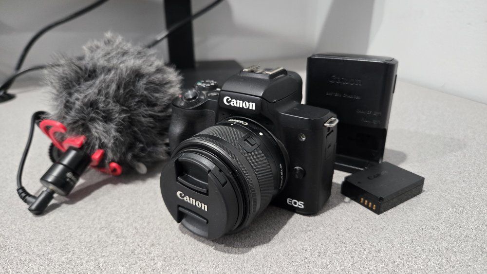 Canon EOS M50 Mirrorless Digital Camera, 4K video, and Mic