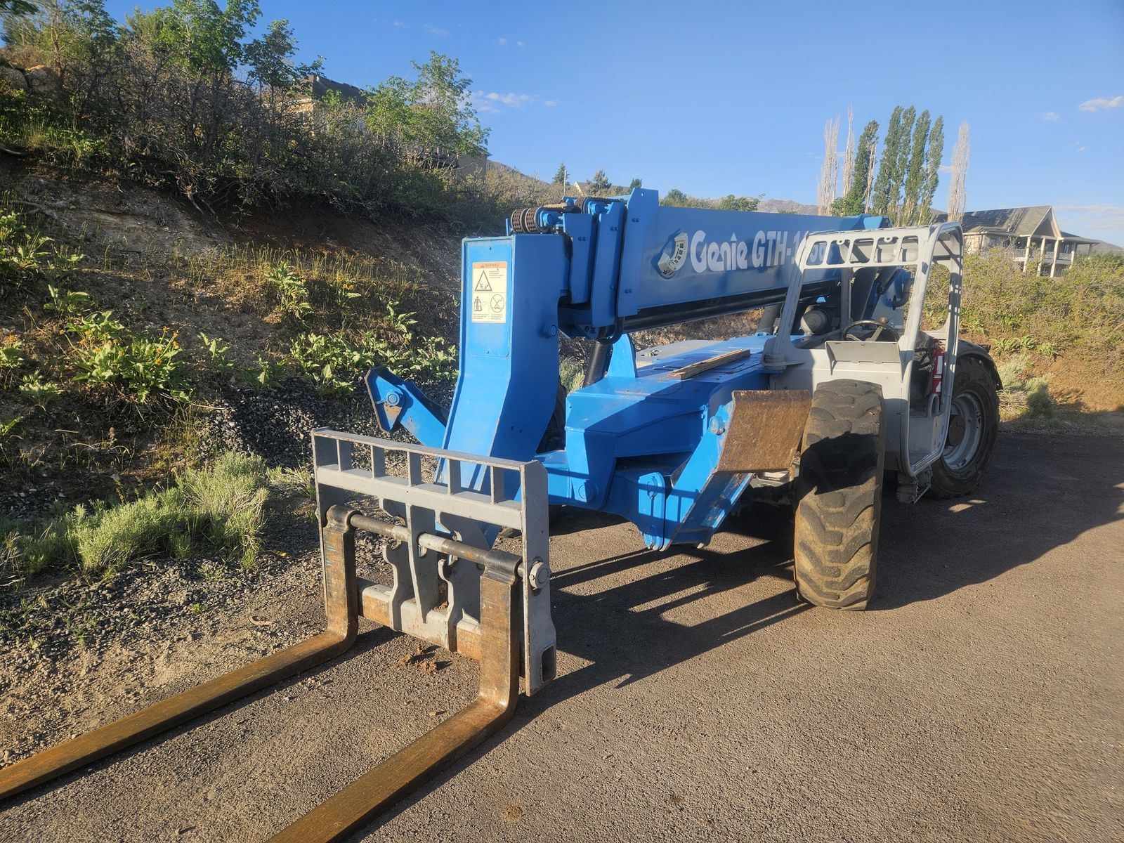 2013 Genie GTH1056 telehandler