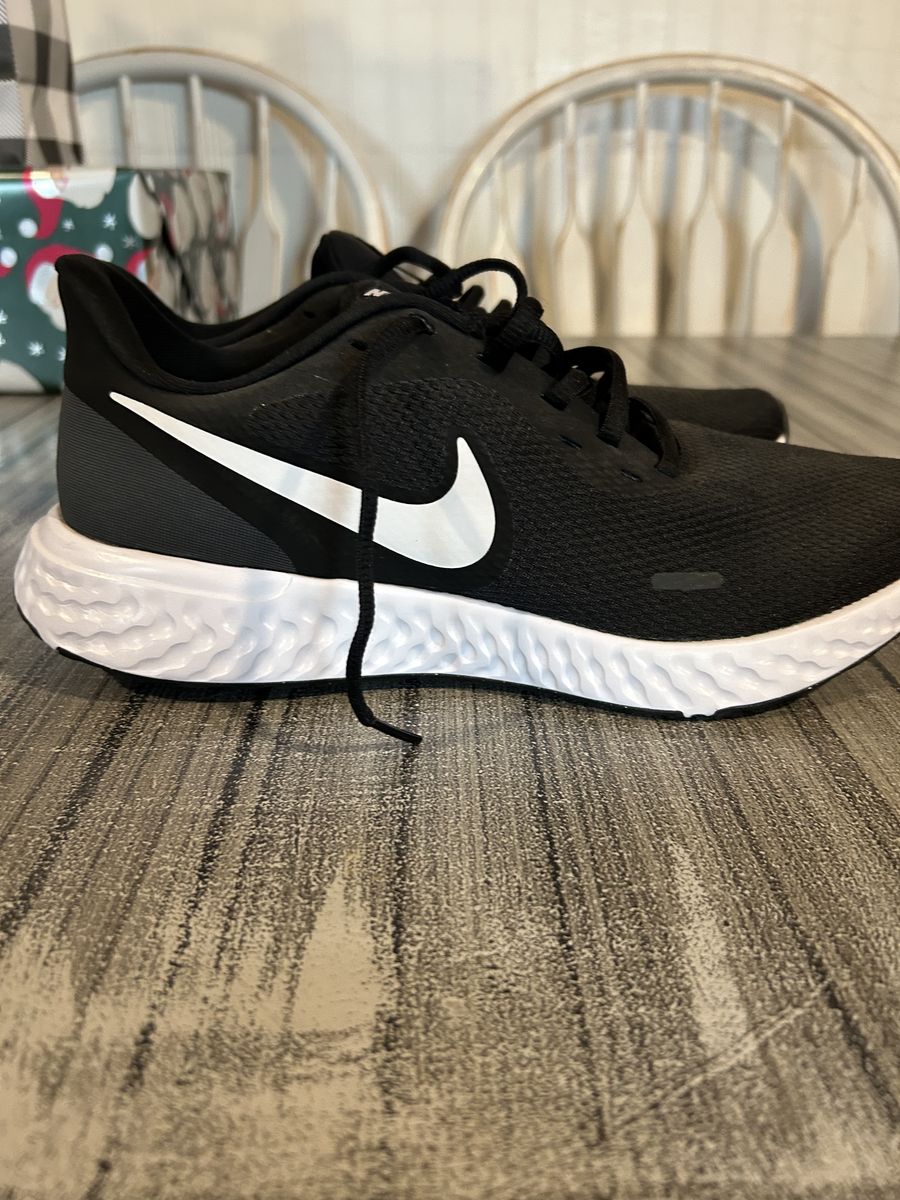 Nike Women’s Revolution 6