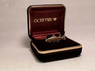 OC Tanner 10k Gold EMB CTO Trout Lapel Pin