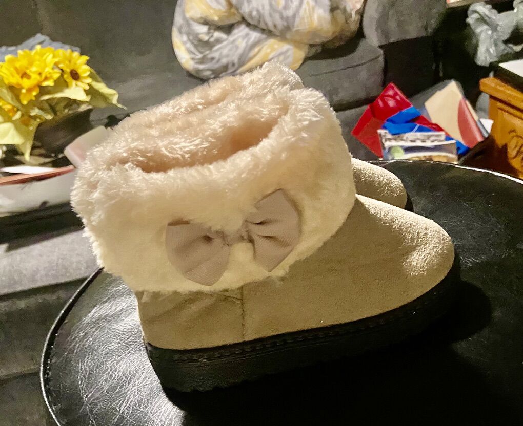 2 Pair Of Never Worn Winter Boots Pink/Tan