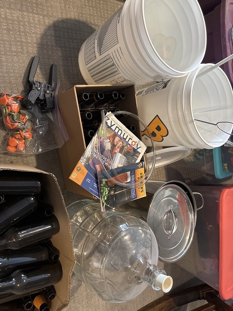 Brewer's Best Homebrewing Basic Beer Kit