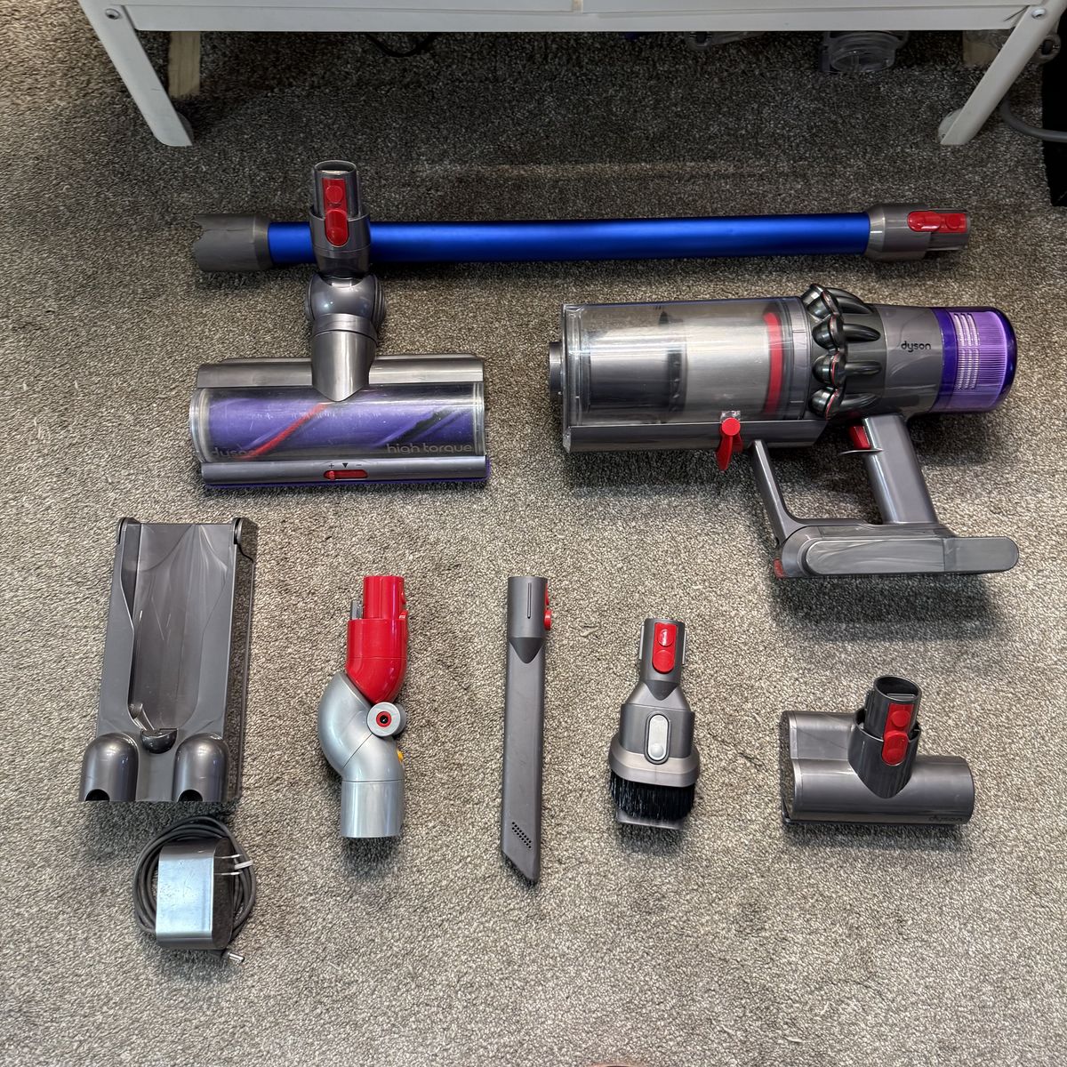 CLEAN Dyson v11 animal+ vacuum