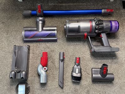 CLEAN Dyson v11 animal+ vacuum