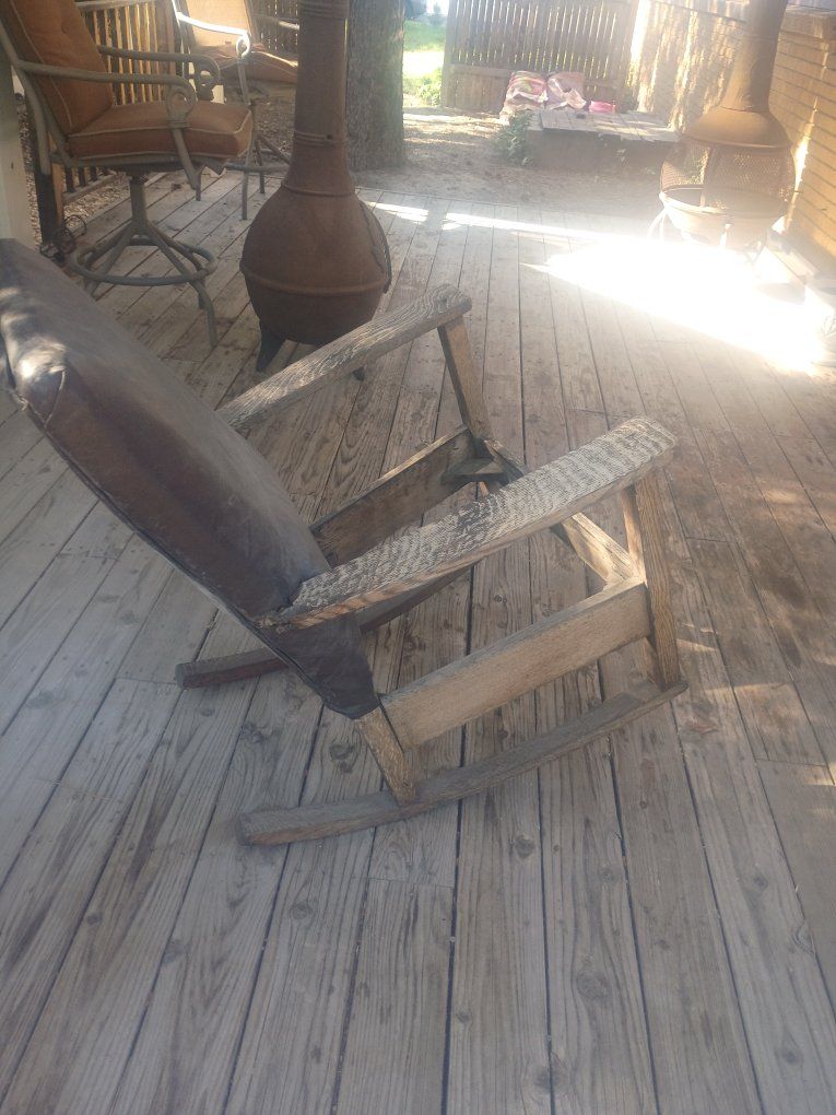 Quaint Furniture Stickley Bros. Co. Grand Rapids, Mich. Rocking Chair - Antique Wood Frame