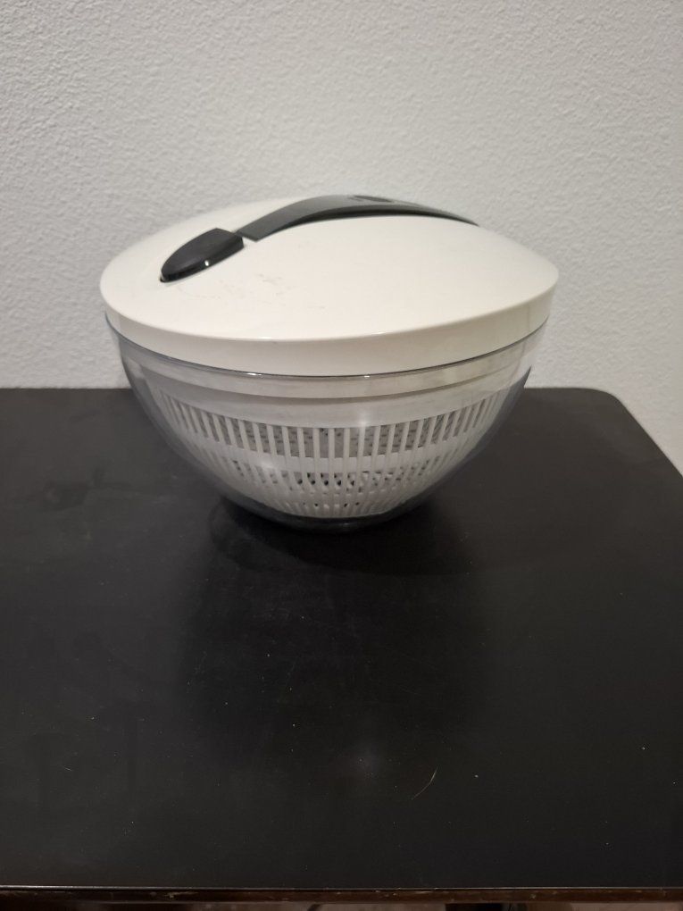KitchenAid Salad Spinner Clear Bowl White Strainer Basket