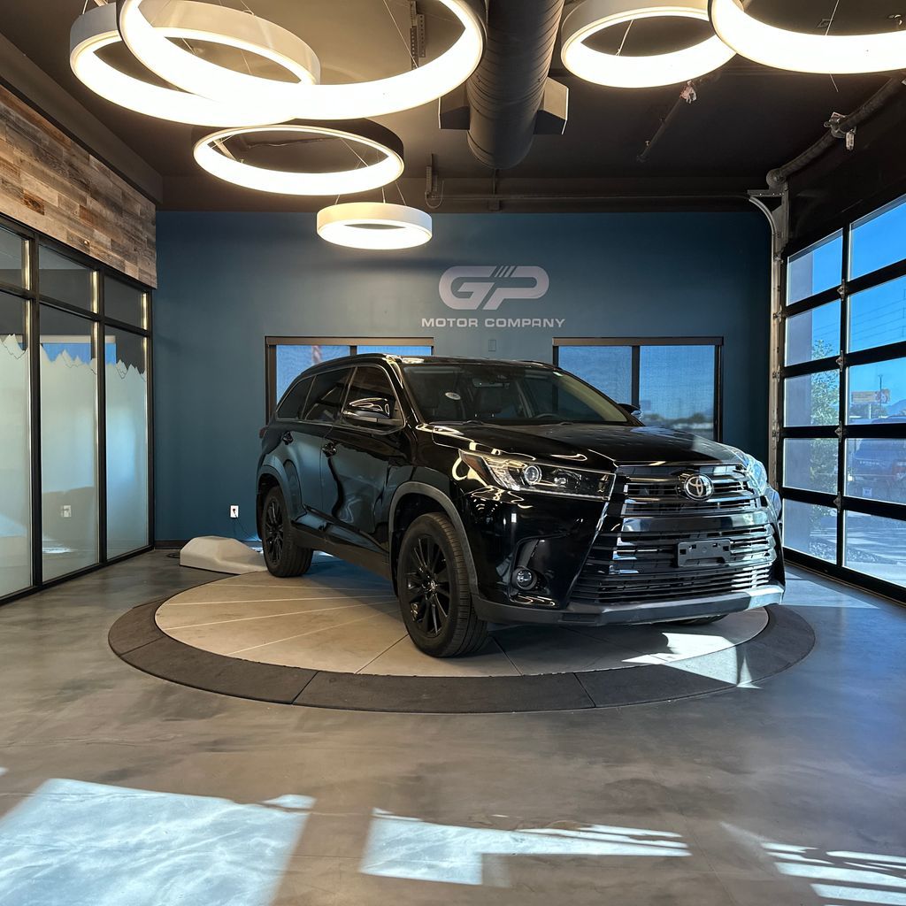 2019 Toyota Highlander SE
