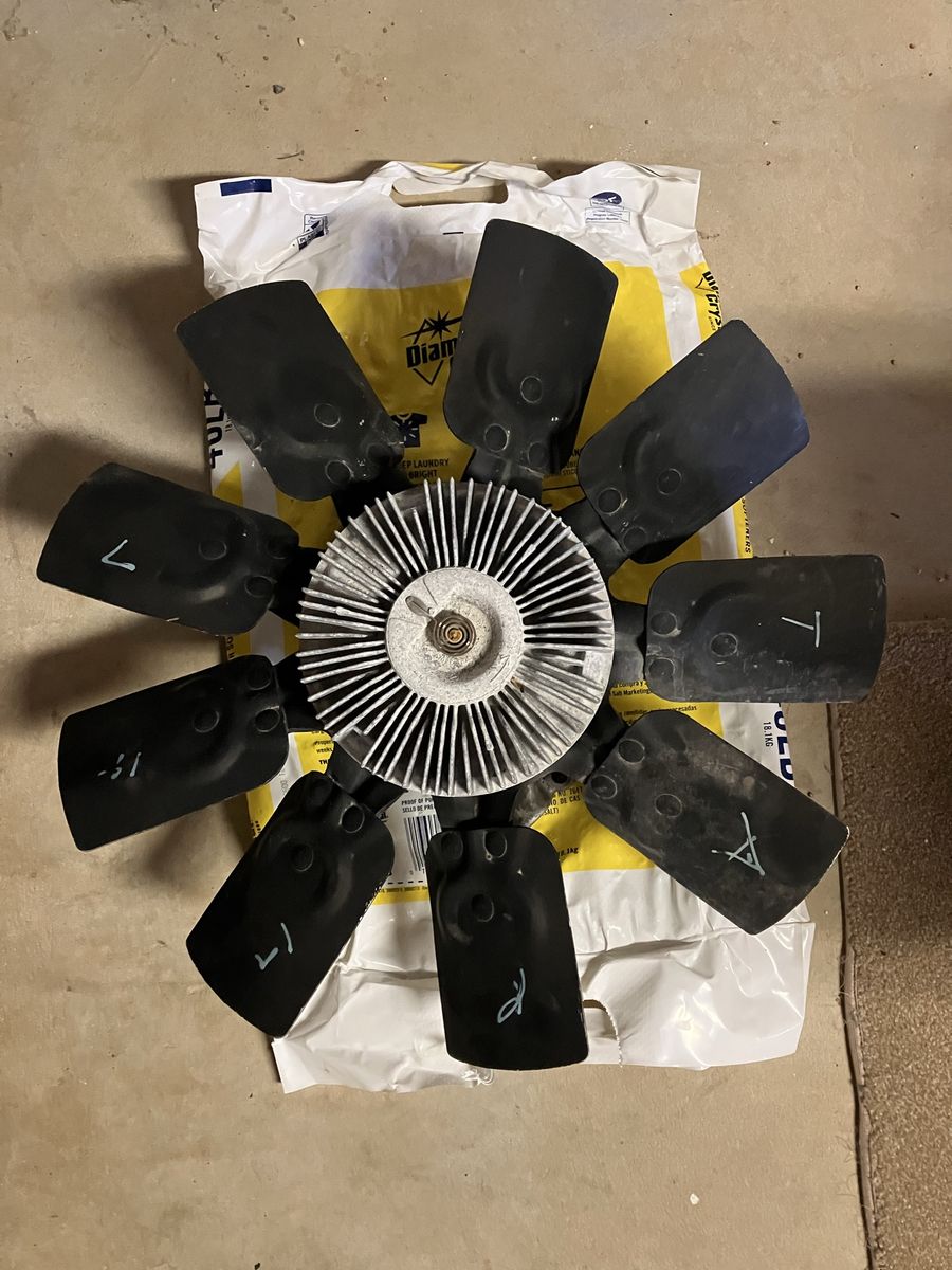 98-03 Dodge Durango/Dakota 5.2/5.9 Clutch Fan with Water Pump