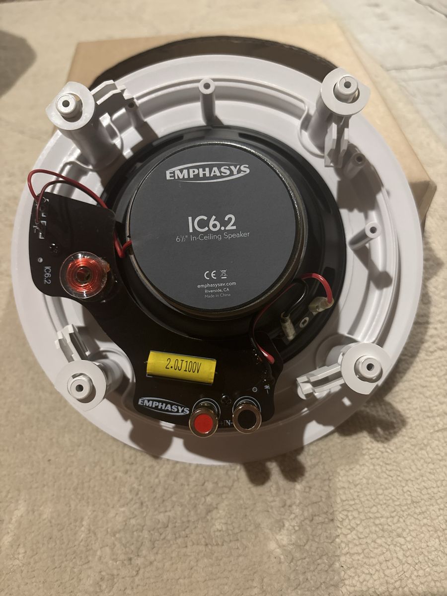 Main image 3