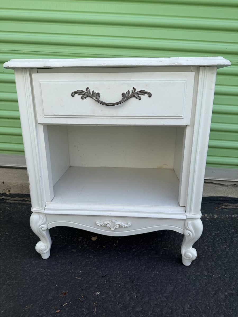 Vintage White Nightstand with Drawer and Open Shelf