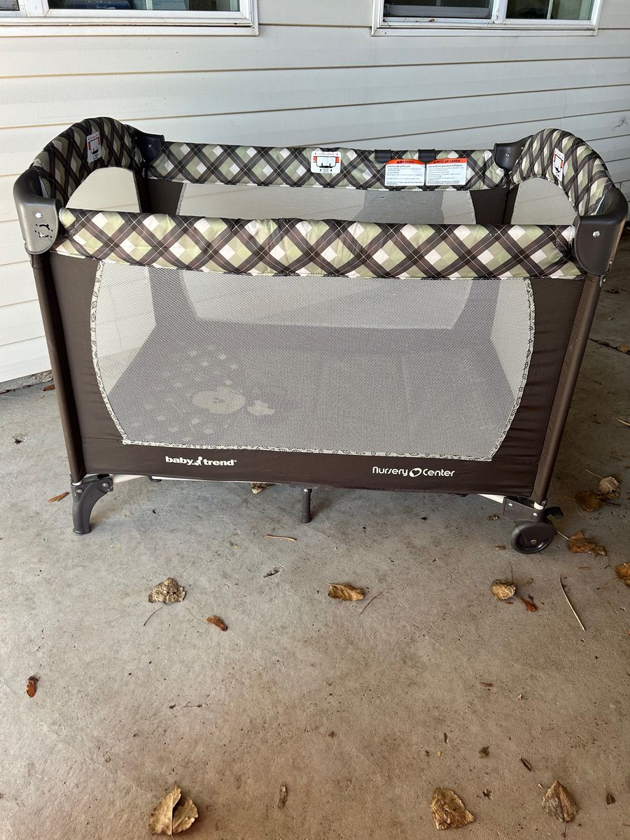 Baby Trend portable travel crib