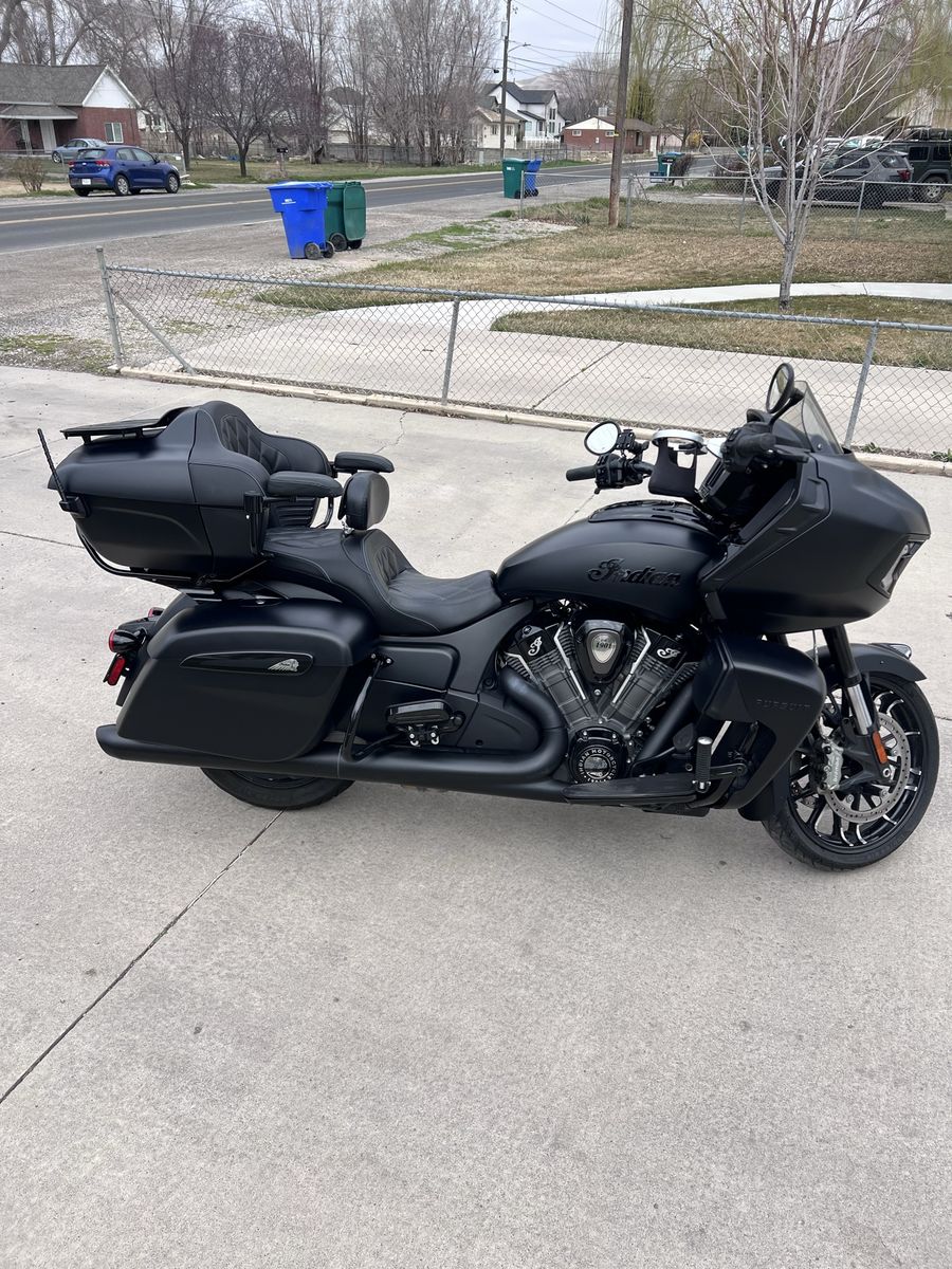 Indian Pursuit Dark Horse 2023