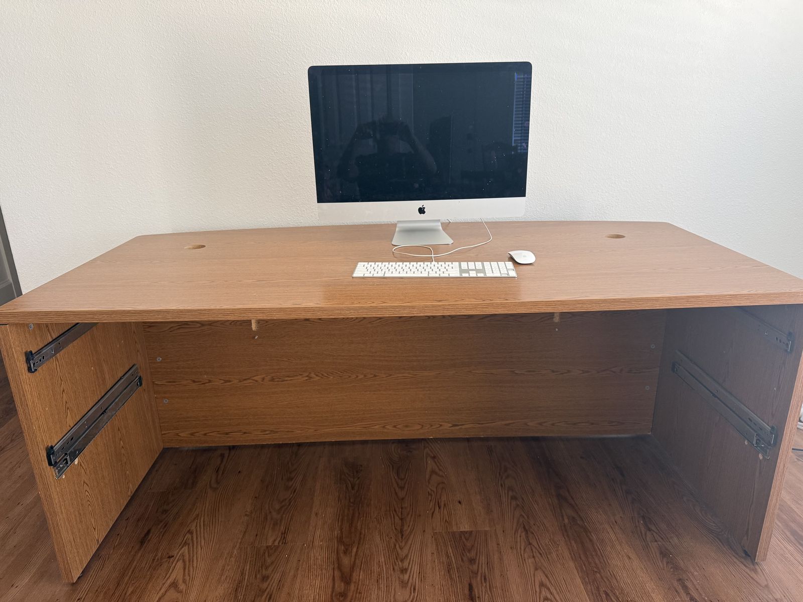 Wood Desk -- Enjoy plenty of workspace!