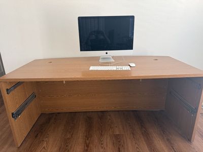 Wood Desk -- Enjoy plenty of workspace!