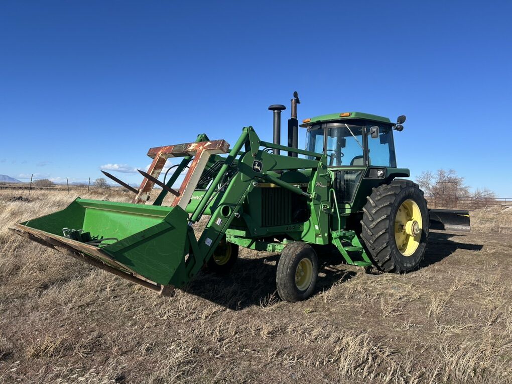 John Deere 4430
