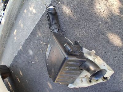 06 GMC Envoy/Chevy Trailblazer Air Filter box
