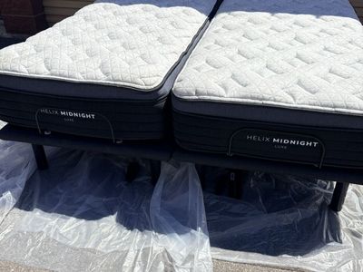 Helix Midnight Luxe Split King Mattress & Bases