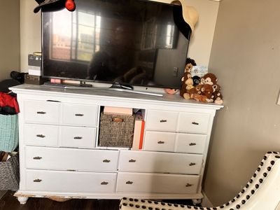 Dresser drawer