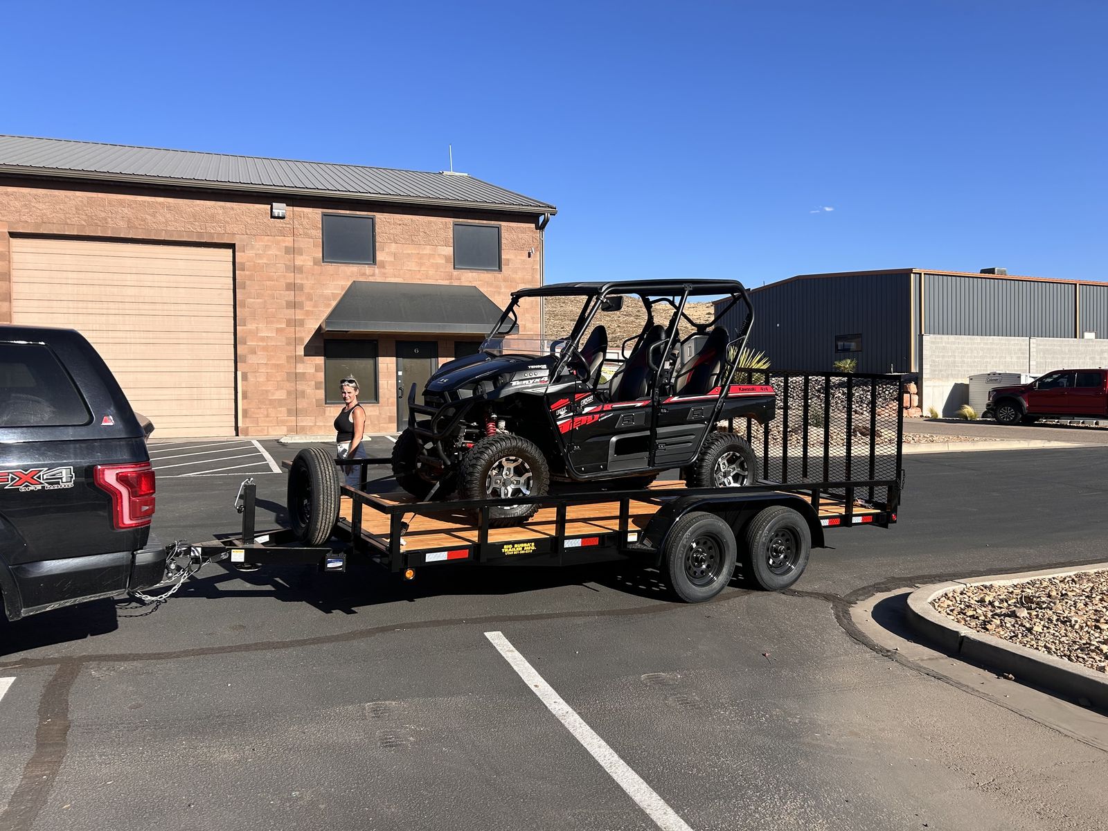 Trailer With Side By Side