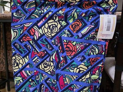LuLaRoe Small Cassie Skirt New with tags