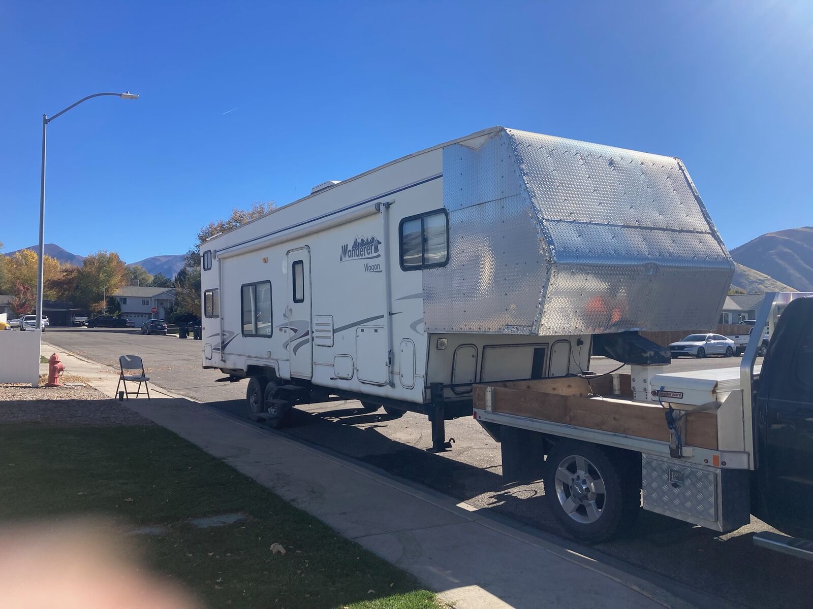 2002 Thor Wanderer 5th Wheel Toy Hauler trailer