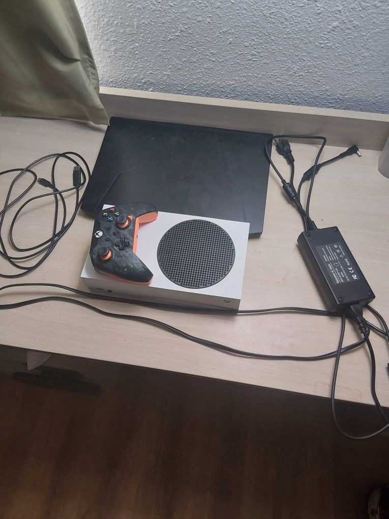 Acer Nitro 5 Gaming Laptop With Xbox One Series S With Controller